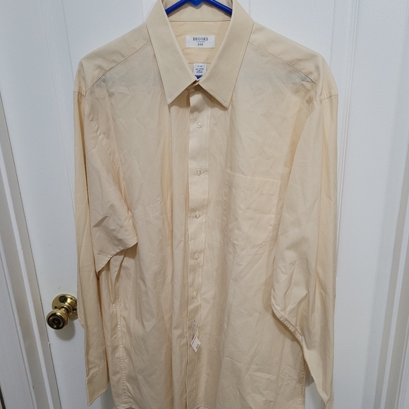 Brooks Brothers - Picture 1 of 7